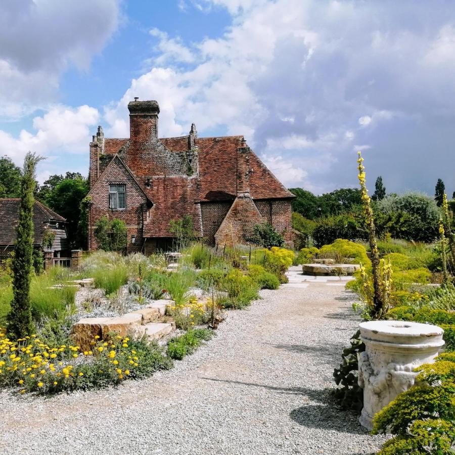 הוקהרסט Meadow Cottage Bed & Breakfast מראה חיצוני תמונה